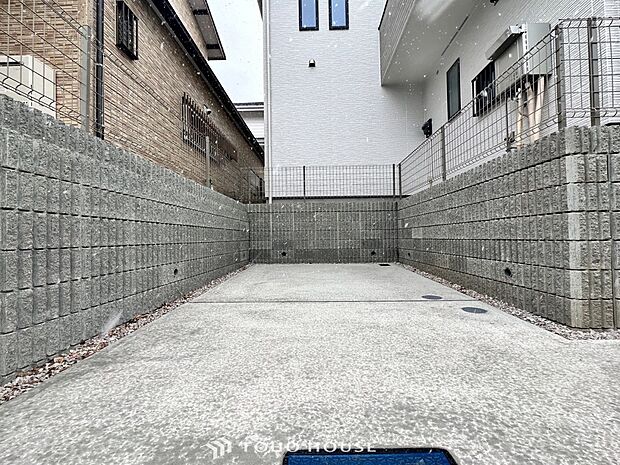 カースペースもゆとりある空間を保っています。