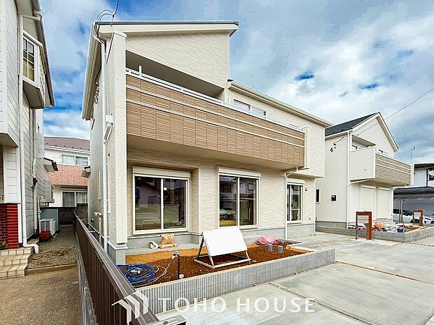 閑静な住宅街の一角、ひと時のくつろぎが生まれ、ゆっくりと愛着が育まれていきます。