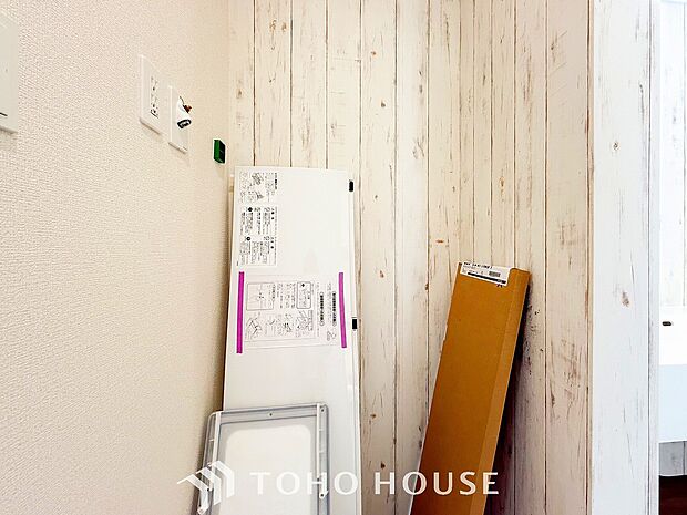 洗濯機を配置しても十分なスペースを確保しております。