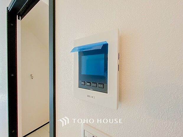誰が来てもわかる様にモニター付きインターホンを設置。