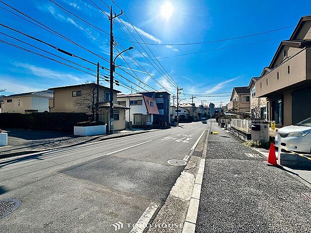 閑静な住宅街の一角、ひと時のくつろぎが生まれ、ゆっくりと愛着が育まれていきます。