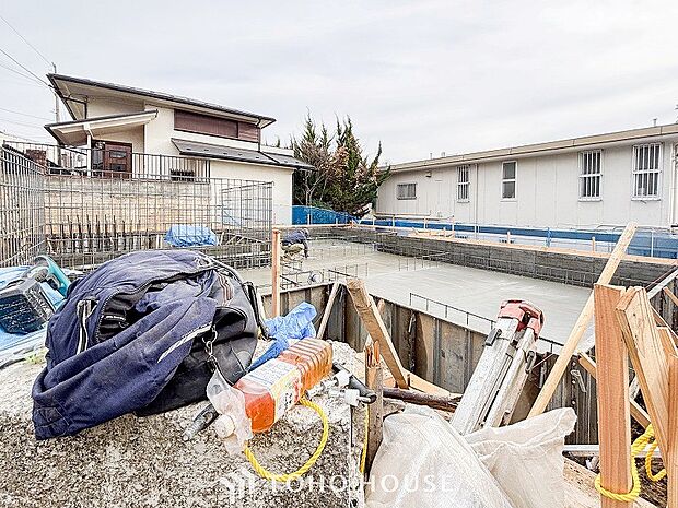 風を感じ青い空から太陽の恵みを感じる温もり溢れる佇まい。