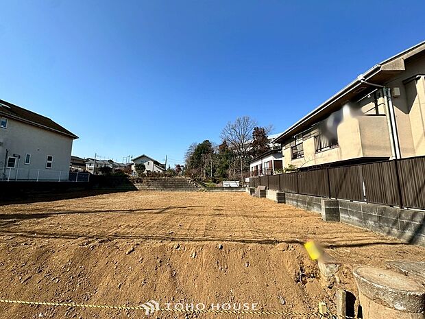 風を感じ青い空から太陽の恵みを感じる温もり溢れる佇まい。