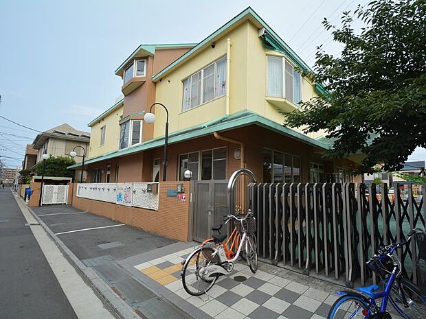 自分で発見したり触れたりしながら共通体験を通して感動や意欲を育てていくことを大切にしています。