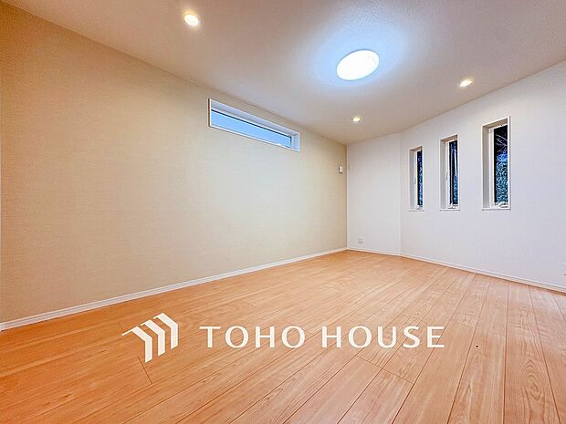 落ち着いた雰囲気に包まれた伸びやかな空間で、ゆったりと家族団らんの時間を過ごせます。