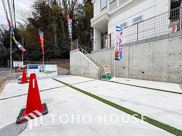 敷地内に駐車スペースがあると、日々の暮らしをスムーズに運ぶ事が出来ます。