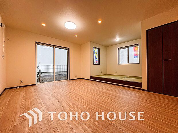 落ち着いた雰囲気に包まれた伸びやかな空間で、ゆったりと家族団らんの時間を過ごせます。