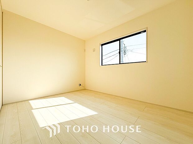 採光もアクセントの一つとして。プライベートルームにはやさしい光が射し込んでいます。