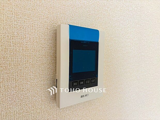 誰が来てもわかる様にモニター付きインターホンを設置。