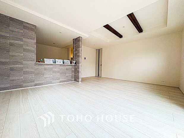 対面式キッチンのあるLDKで家族の会話が弾みます。