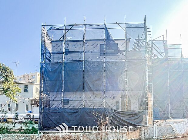 表現された空間は豊かな光と風を纏い、暮らしの時間を豊かにしてくれます。