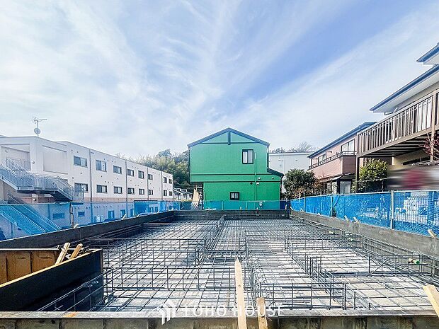 閑静な住宅地で小さなお子様がいるご家族にも安心な住環境が魅力です。