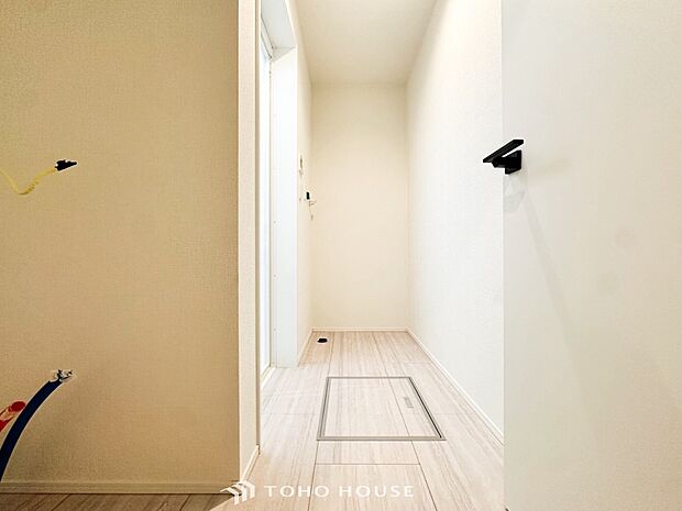 洗面台・洗面所パウダールームはナチュラルな雰囲気で清潔な印象。