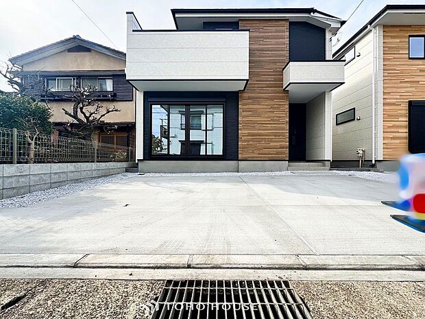 カースペースもゆとりある空間を保っています。