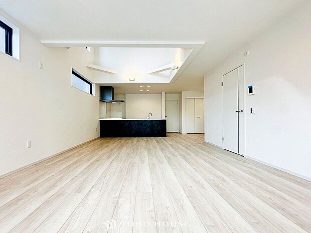 開放感あるリビングダイニング。ご家族とのんびりしたひと時を過ごせますね。