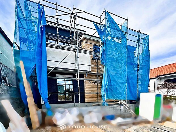 閑静な住宅街の一角、ひと時のくつろぎが生まれ、ゆっくりと愛着が育まれていきます。