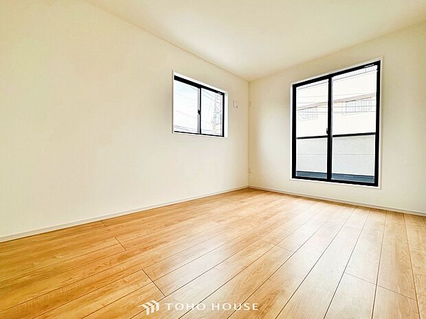 採光もアクセントの一つとして。プライベートルームにはやさしい光が射し込んでいます。