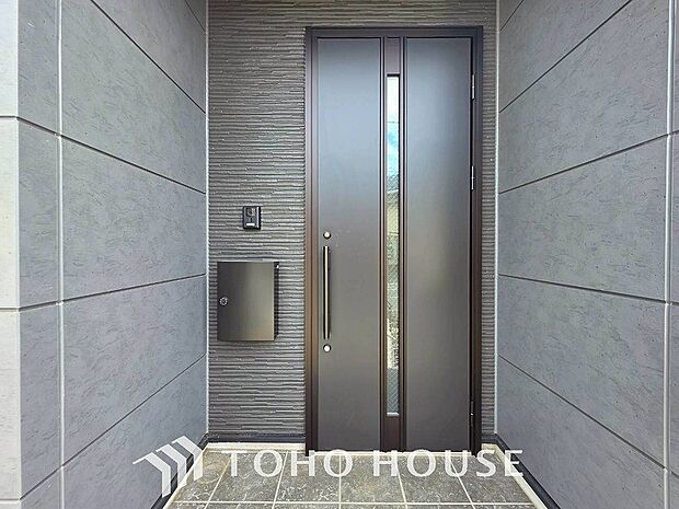 外出時も安心、玄関鍵。