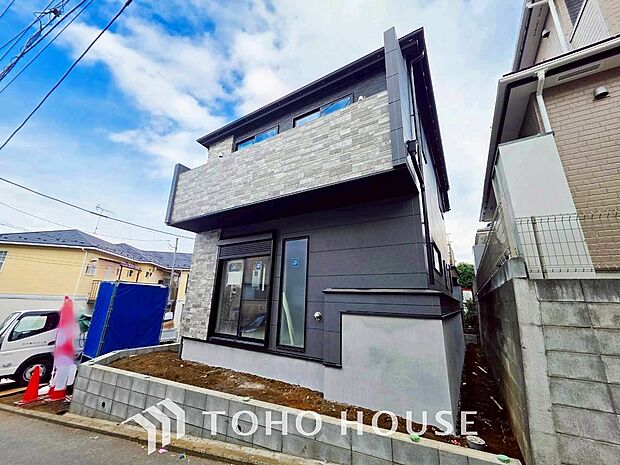 表現された空間は豊かな光と風を纏い、暮らしの時間を豊かにしてくれます。