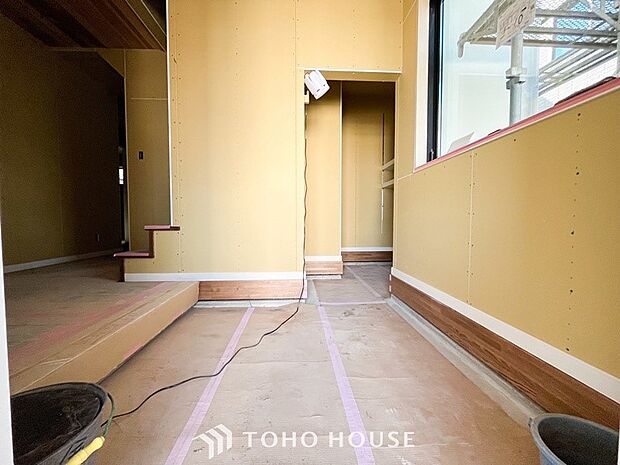 居住者の帰り、訪れる方を優しく迎えてくれる開放感のある玄関。