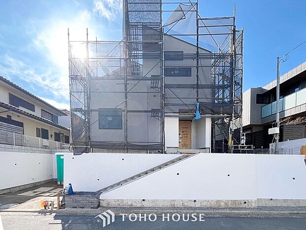 閑静な住宅街の一角、ひと時のくつろぎが生まれ、ゆっくりと愛着が育まれていきます。