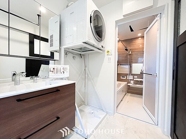 落ち着いた空間を演出するカラーと、ゆったりお使い頂ける広さが魅力のパウダールーム。