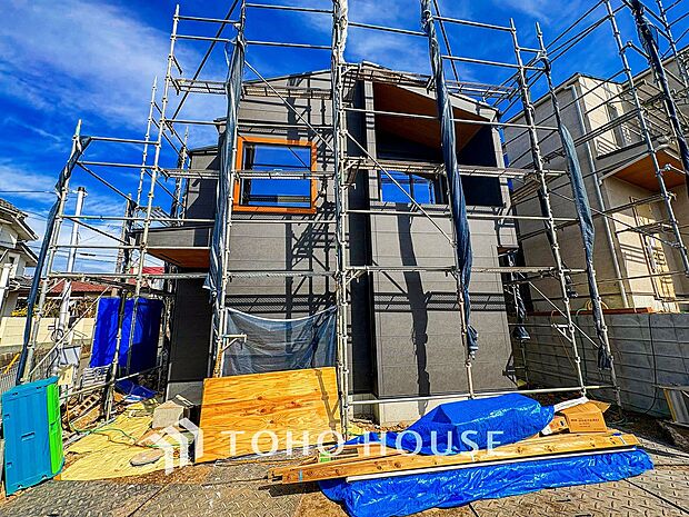 表現された空間は豊かな光と風を纏い、暮らしの時間を豊かにしてくれます。