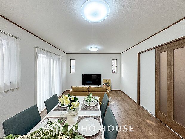 ここにはみんなが集い、食事と楽しい会話が始まるスペース。