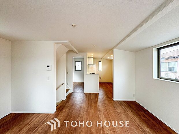 ここにはみんなが集い、食事と楽しい会話が始まるスペース。