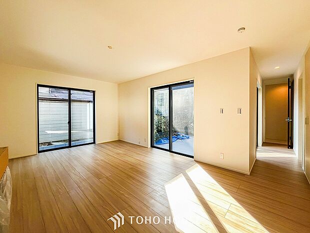 忙しい朝でも、しっかり家族が揃って食事をして頂けるゆとりある大きさのダイニングスペース。