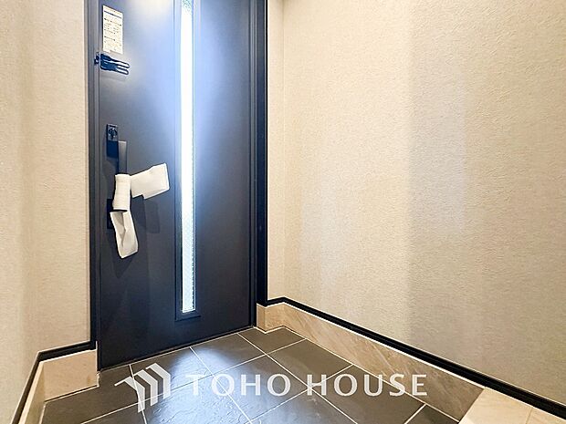 帰宅されるご家族や、訪れる方を優しく迎える・安らぎに満ちた生活空間を予感させてくれます。