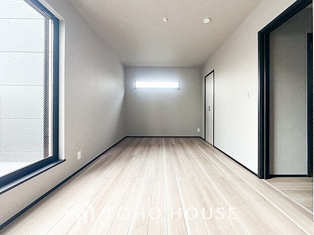 1日の疲れを癒し、心地よく寛げるようゆったりとした広さを確保しています。