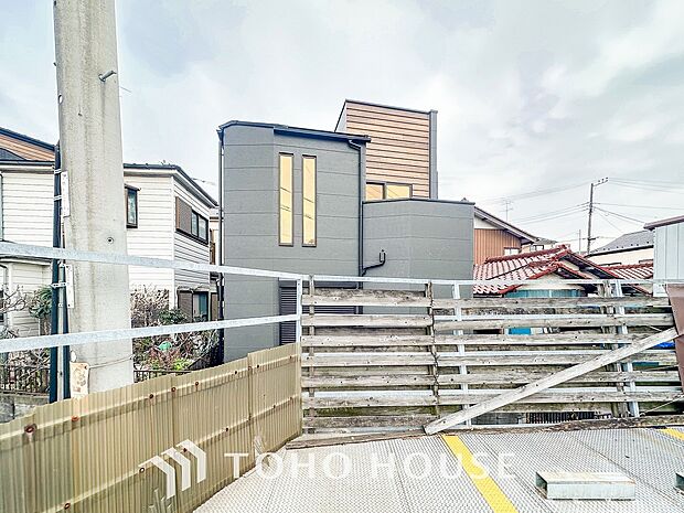 表現された空間は豊かな光と風を纏い、暮らしの時間を豊かにしてくれます。