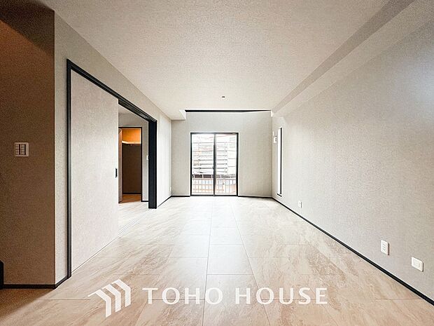 開放感あるリビングダイニング。ご家族とのんびりしたひと時を過ごせますね。