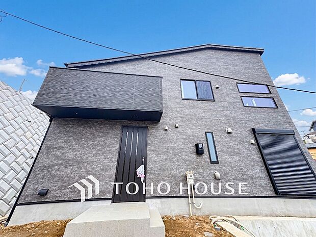 閑静な住宅街の一角、ひと時のくつろぎが生まれ、ゆっくりと愛着が育まれていきます。