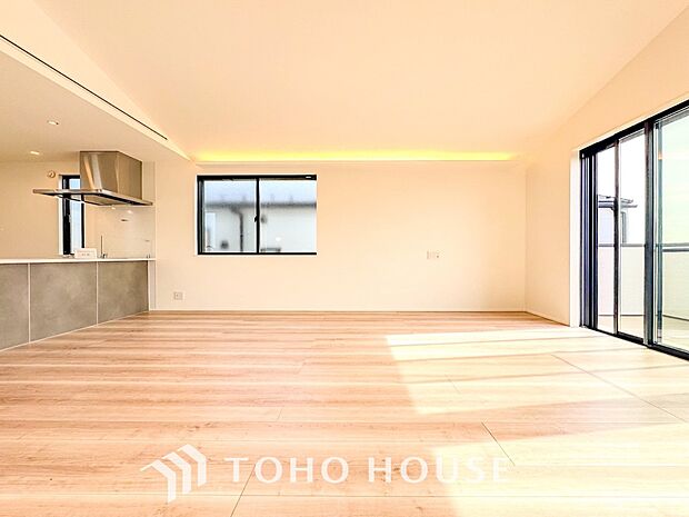 落ち着いた雰囲気に包まれた伸びやかな空間で、ゆったりと家族団らんの時間を過ごせます。