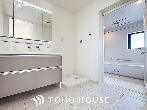 清潔感のあるプライベート空間は、身だしなみチェックや肌のお手入れに最適です。