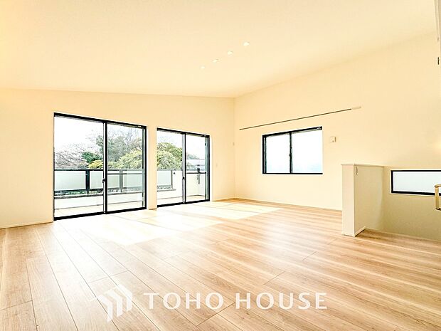 開放感あるリビングダイニング。ご家族とのんびりしたひと時を過ごせますね。