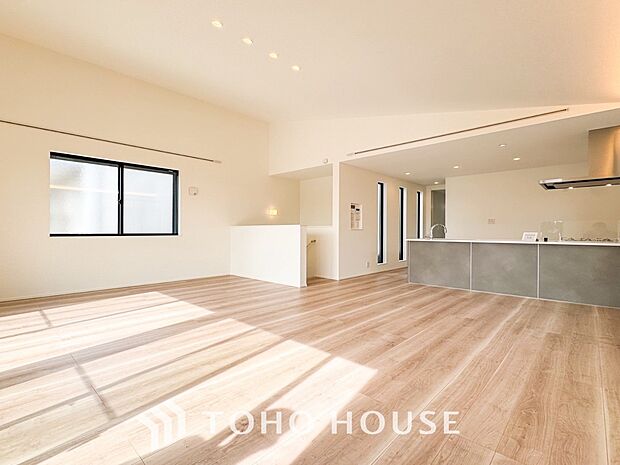 ここにはみんなが集い、食事と楽しい会話が始まるスペース。