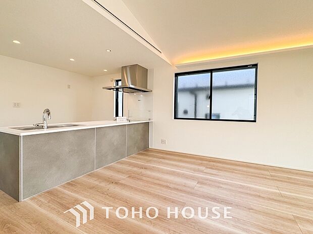 空気感という居心地の良いBGMは、暮らしのステージを彩り、心のやすらぎと満足感を与えてくれます。