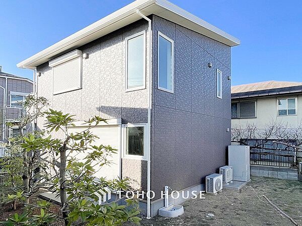 風を感じ青い空から太陽の恵みを感じる温もり溢れる佇まい。