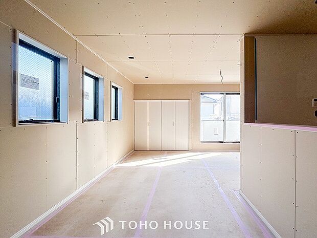 ここにはみんなが集い、食事と楽しい会話が始まるスペース。