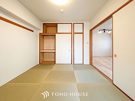 来客時や一息つきたいときなどに利用できる用途多様な空間です。