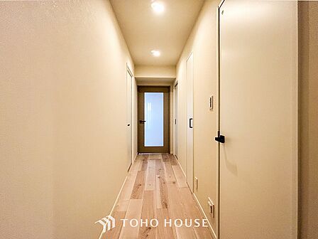 やわらかな陽射しがふりそそぎ、ゆったりした時間が流れる室内。