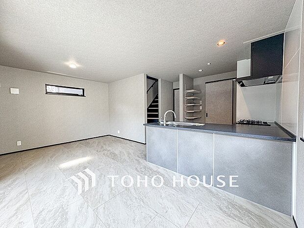 ここにはみんなが集い、食事と楽しい会話が始まるスペース。