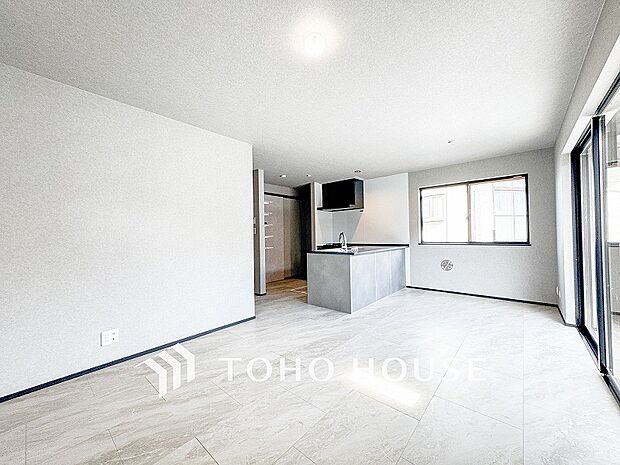 美味しいお料理も楽しいお喋りもキッチンを中心に広がります。