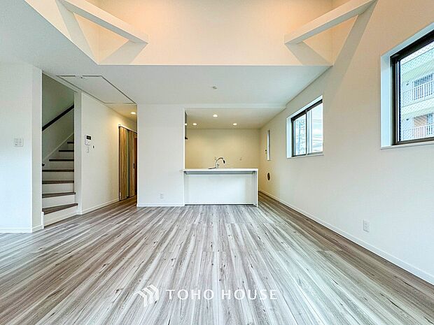 開放感あるリビングダイニング。ご家族とのんびりしたひと時を過ごせますね。