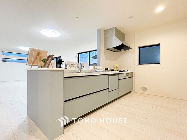 美味しいお料理も楽しいお喋りもキッチンを中心に広がります。