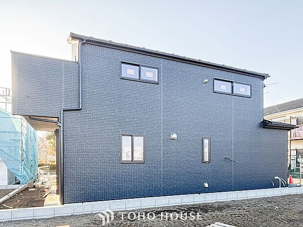 閑静な住宅街の一角、ひと時のくつろぎが生まれ、ゆっくりと愛着が育まれていきます。