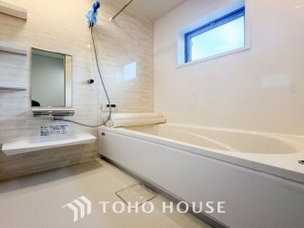 一日の疲れが癒される優雅なバスタイムを堪能できるゆとりあるバスルームです。